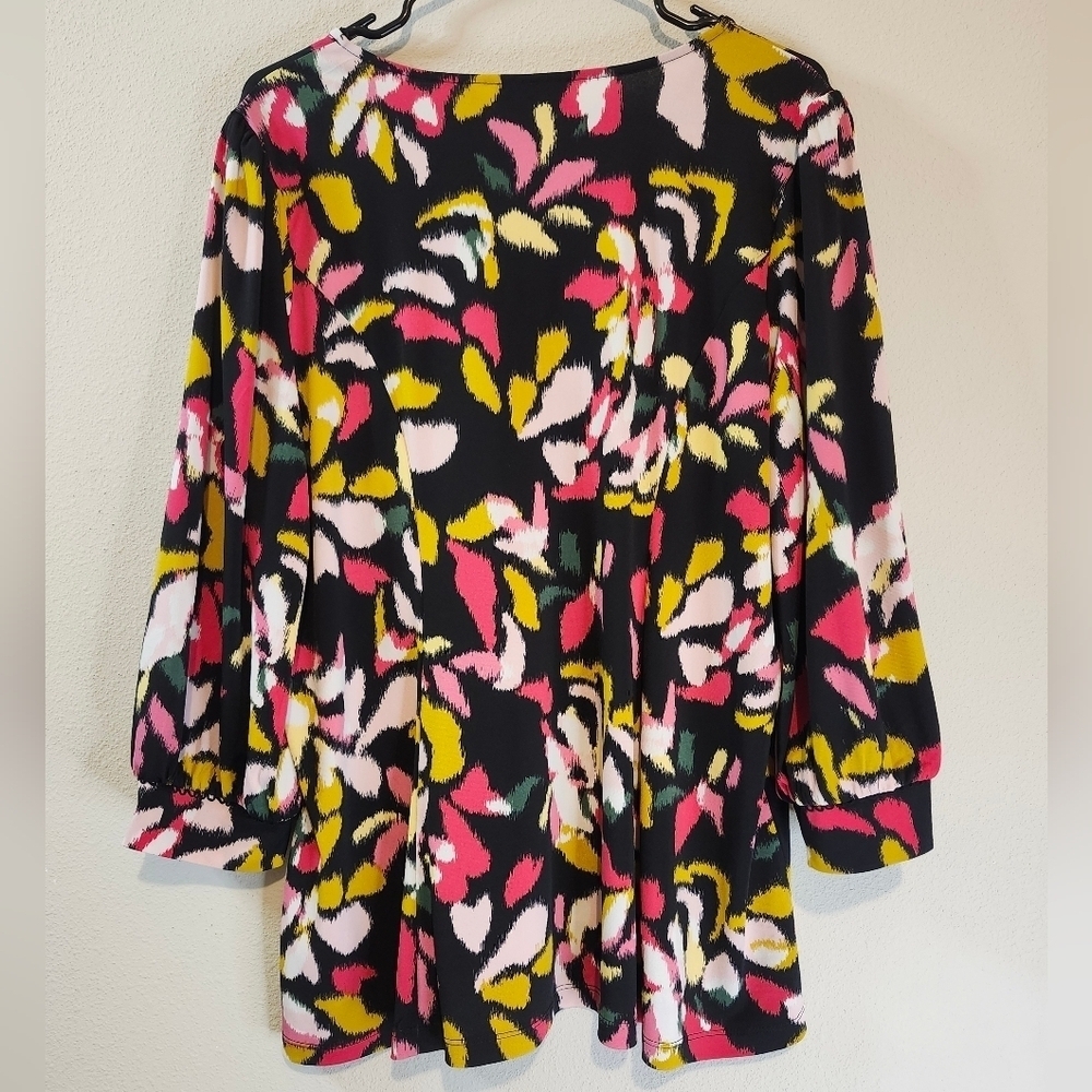 Susan Graver Liquid Knit Fit N‎ Flare Abstract Print Top In 1X Brand New - Picture 5 of 10